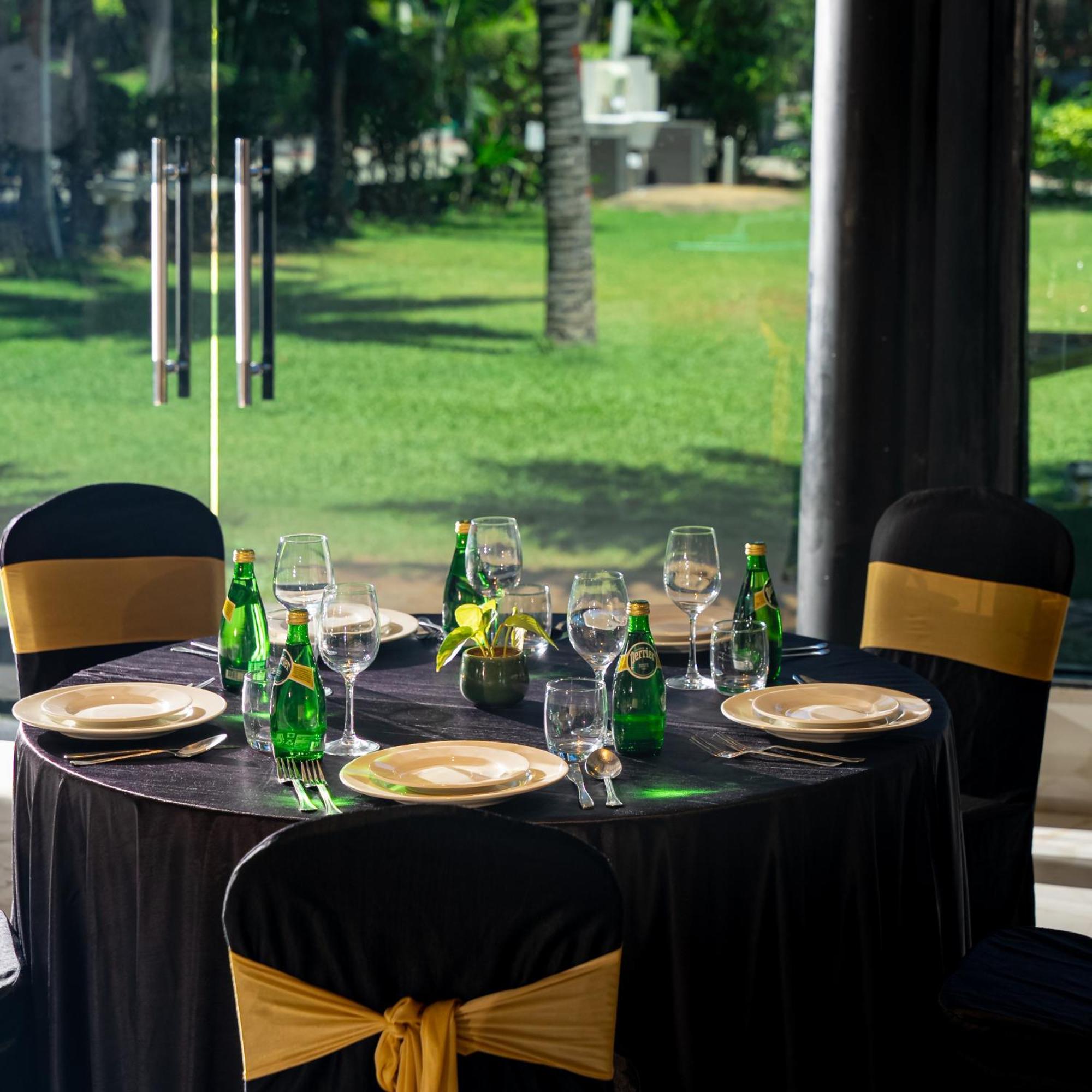 Green Meadows Resort Ченнаї Екстер'єр фото